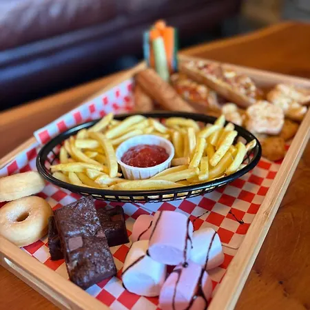 The Greyhound ホテル *