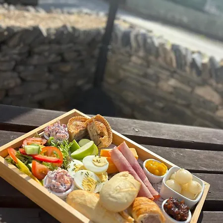 The Greyhound * Grizebeck